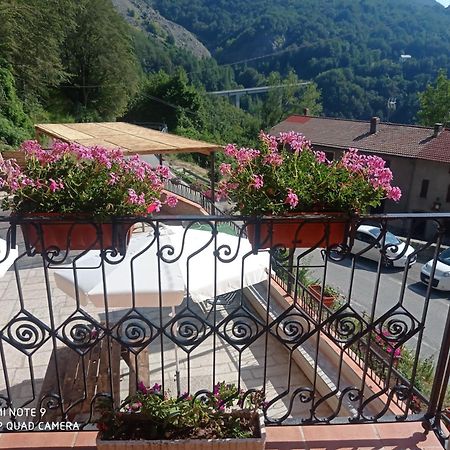 Agriturismo La Rosa Spina Fivizzano Ruang foto